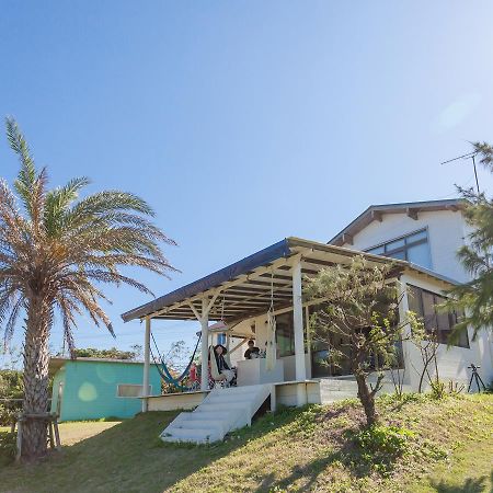 Kariyushi Condominium Resort Motobu The Beach Garden House Esterno foto