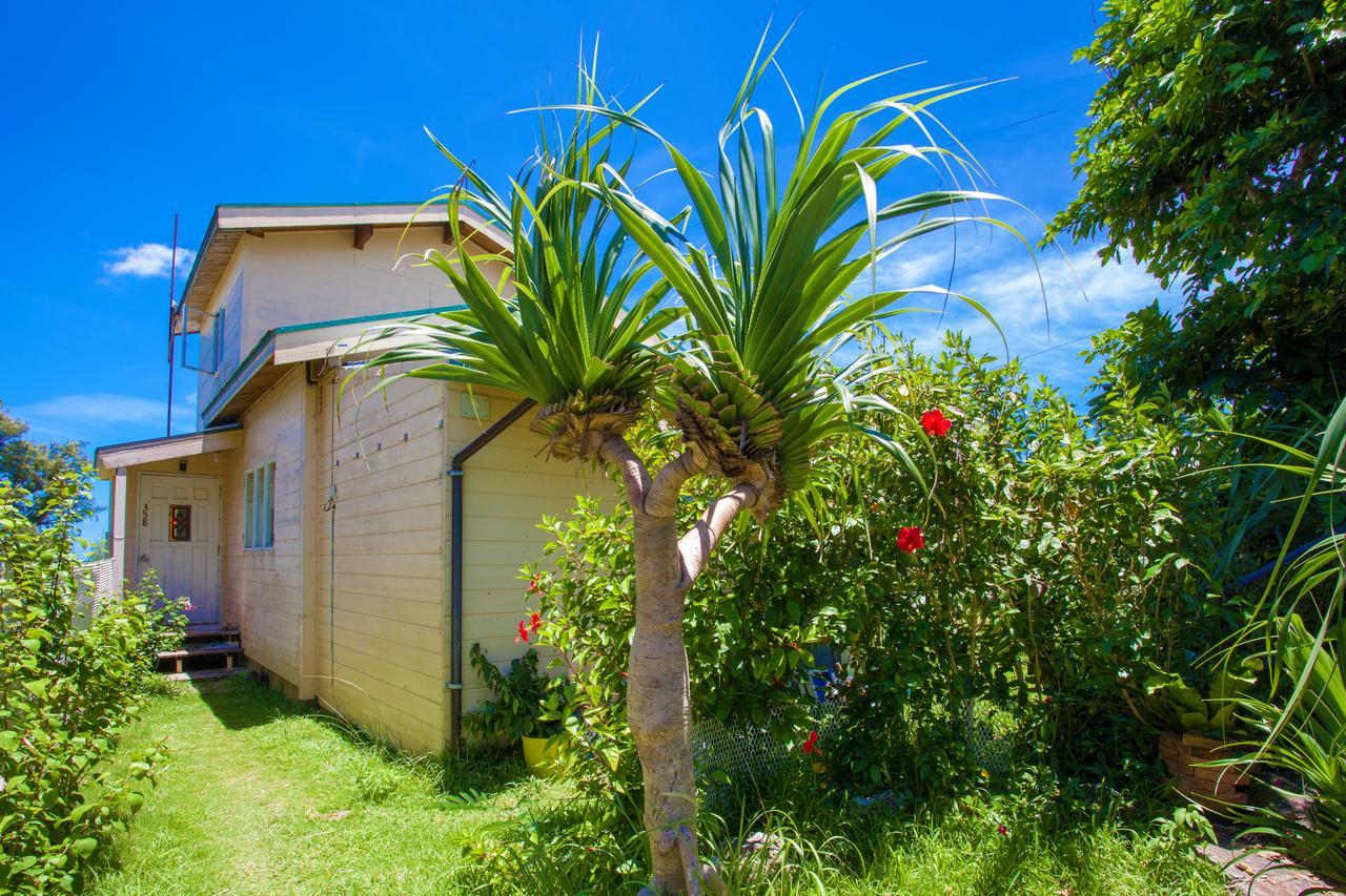 Kariyushi Condominium Resort Motobu The Beach Garden House Esterno foto